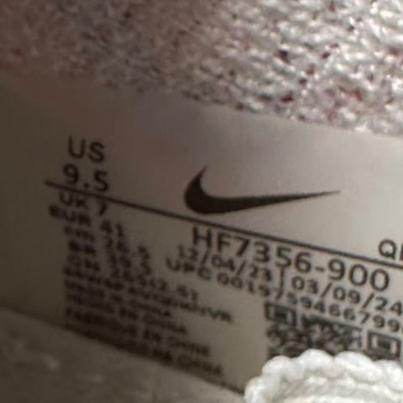 Athletic_Shoes